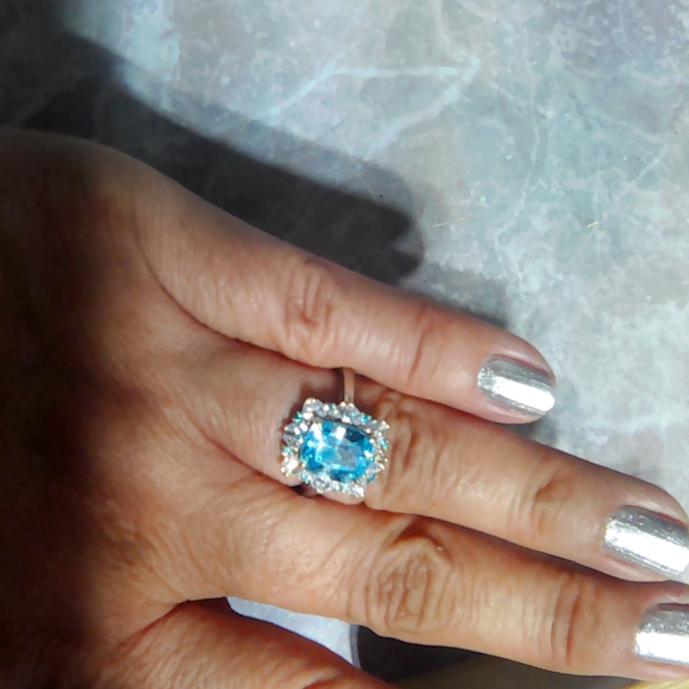 Women's size 8 ring. Brand New with tags and original box
